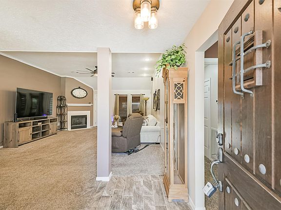 2nd image of 22522 Willow Branch Ln