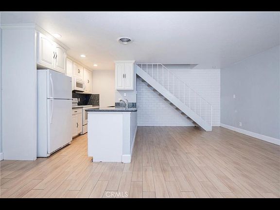 2nd image of 1252 Occidental Ave Unit 2