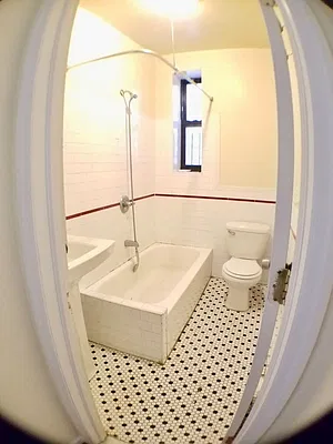 Rented by Roberto Guilbet, LREB | media 15