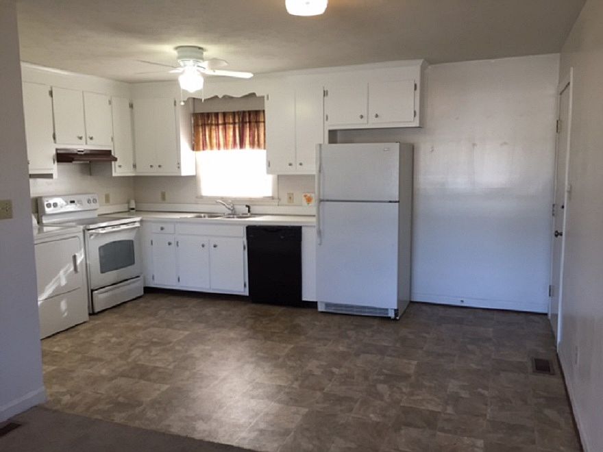 1st image of 822 Winslow Dr
