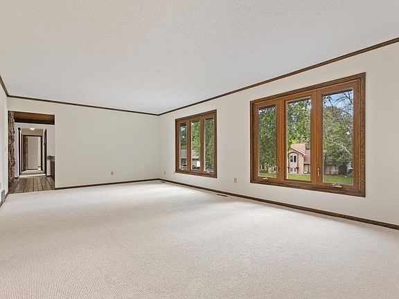 5th image of 13789 Holyoke Ln