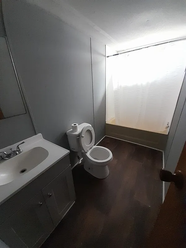 2 bed, 1.0 bath, $850 — Photo 4