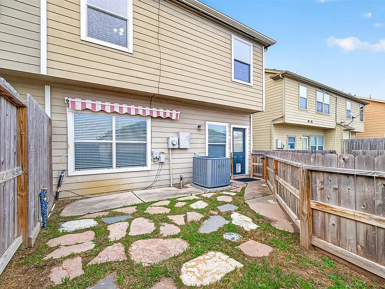 16855 Mammoth Springs Dr — Photo 27