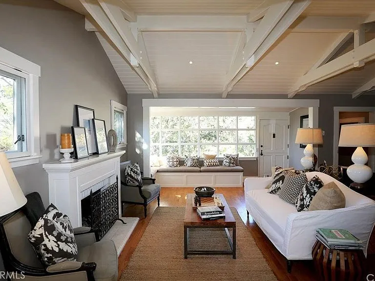 555 Bluebird Canyon Dr — Photo 6