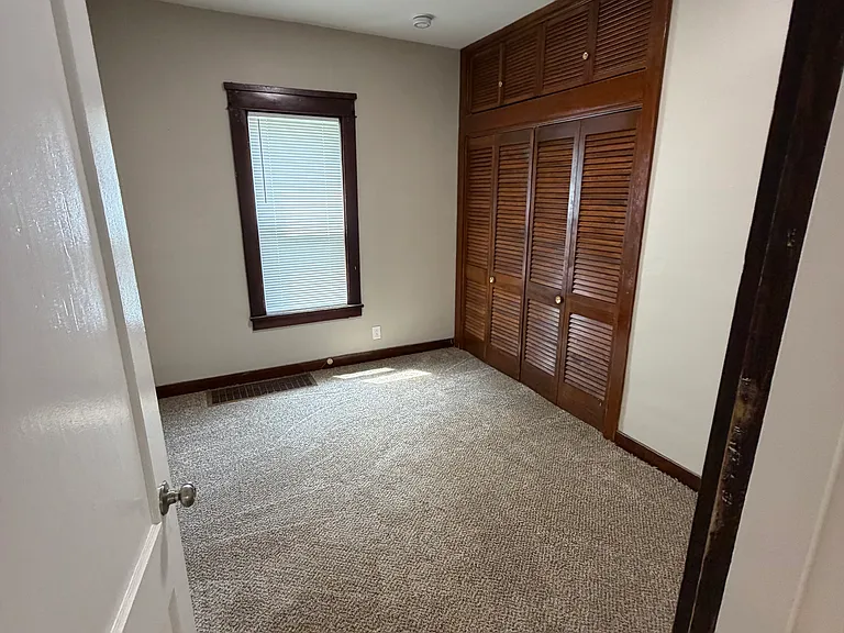 2715 Edwards St — Photo 9