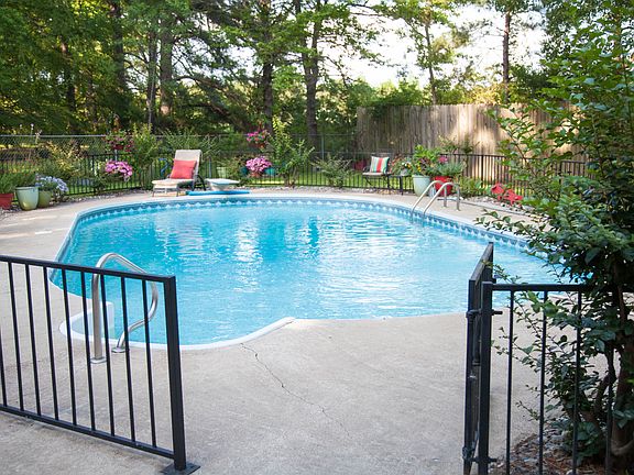 4th image of 3010 Sanderson Ln