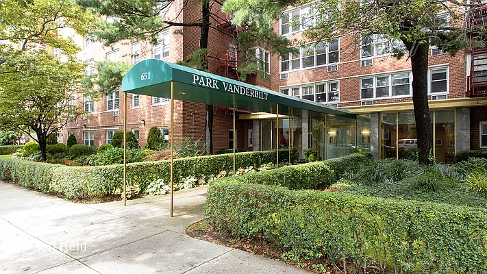 Sold by Garfield Realty  | media 8