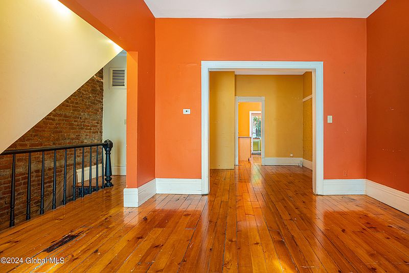 4th image of 169 Jay Street