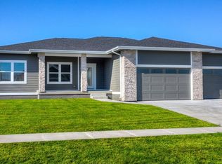 400 NE Bowman Dr, Waukee, IA 50263