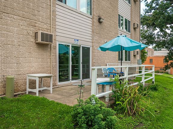 2nd image of 224 Hoffman St W #5069082