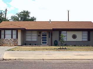 1302 Navajo Trl, Plainview, TX 79072