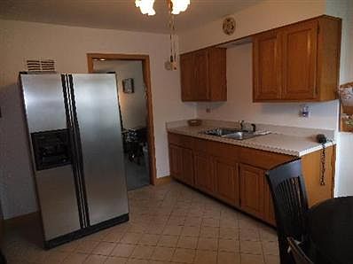 5th image of 1346 Mandel Ave