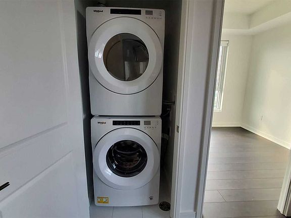 4th image of 8 Nahani Way #2801
