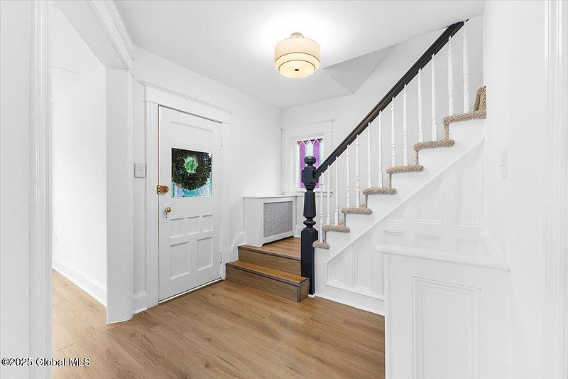 5th image of 2321 1st Avenue