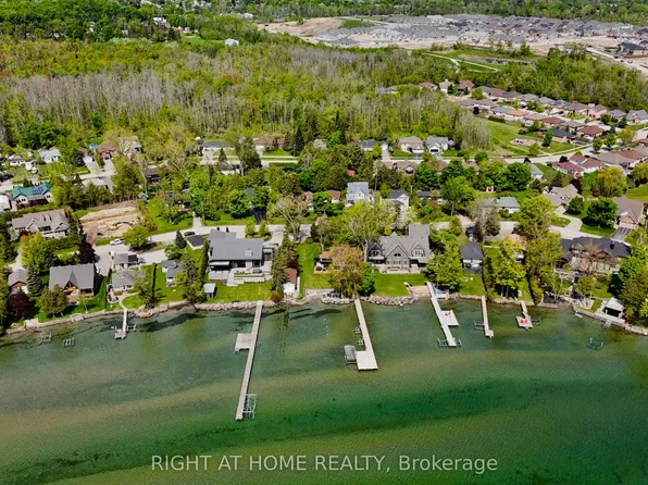 2802 Ireton St, Innisfil, ON L9S 2J3