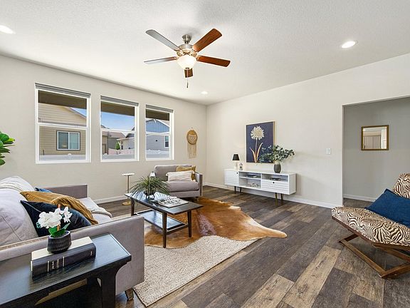 4th image of 1141 E Ibex Dr