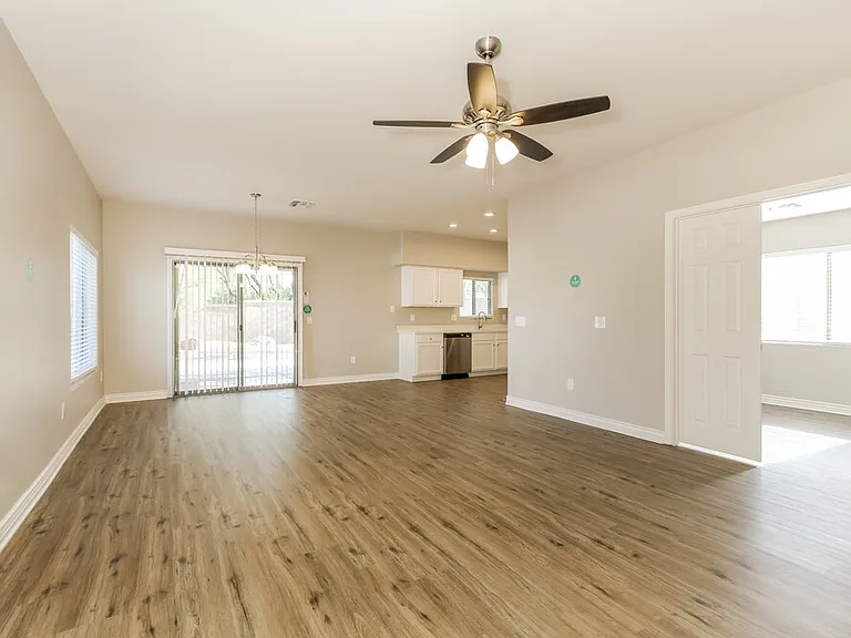 476 E Placita Rejilla — Photo 4
