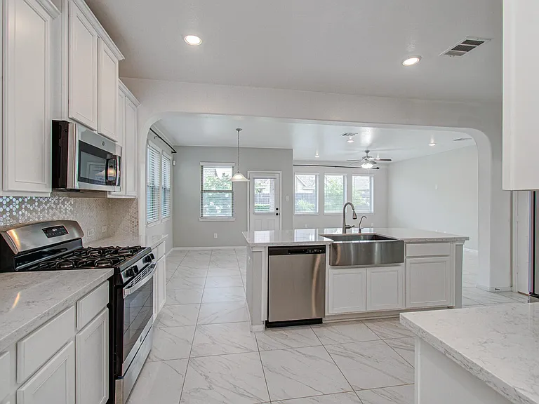 3014 Roberta Sue Dr — Photo 9
