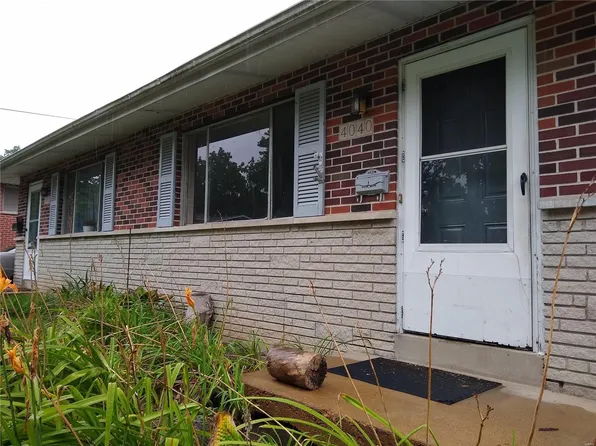 4040 Esseldale Dr, Saint Ann, MO 63074