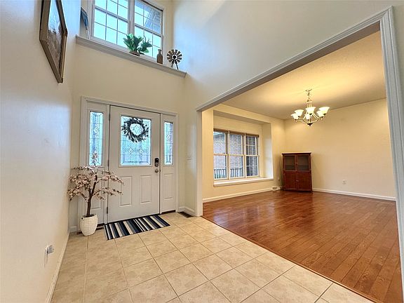 3rd image of 4295 Stone Creek Dr
