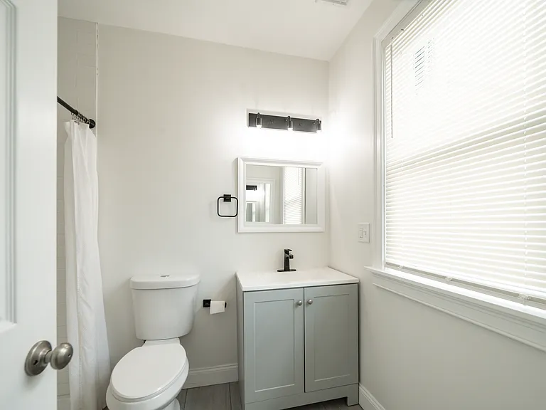 122 Elmgrove Ave #124-2L — Photo 5