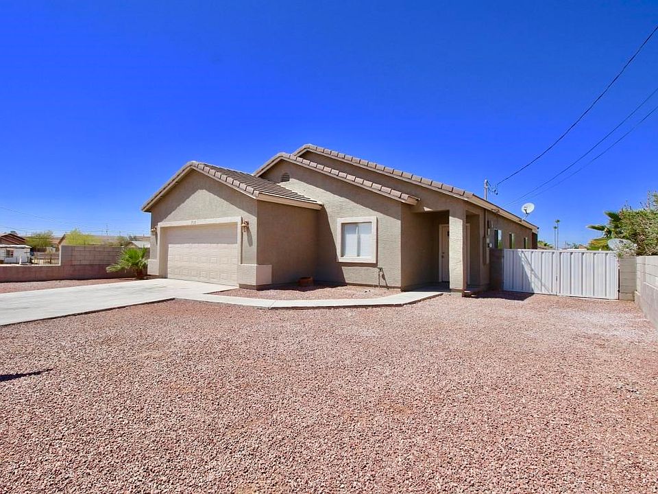 Front View/ RV Parking