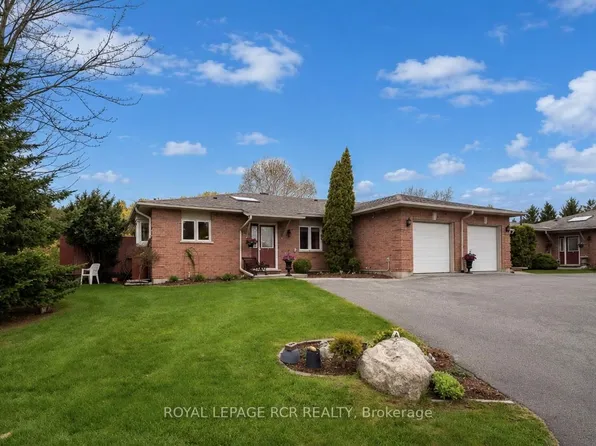 28 Reddington Dr #1, Caledon, ON L7E 0E4