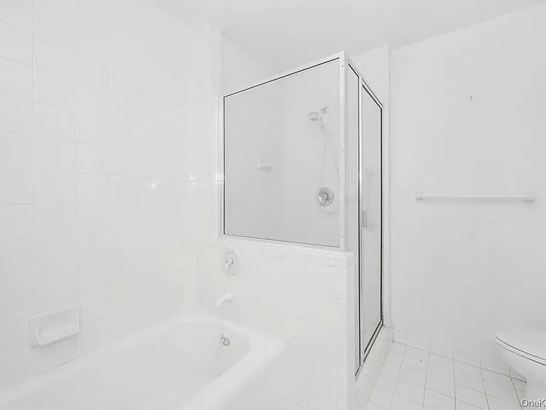 35 N Chatsworth Ave #3V — Photo 13