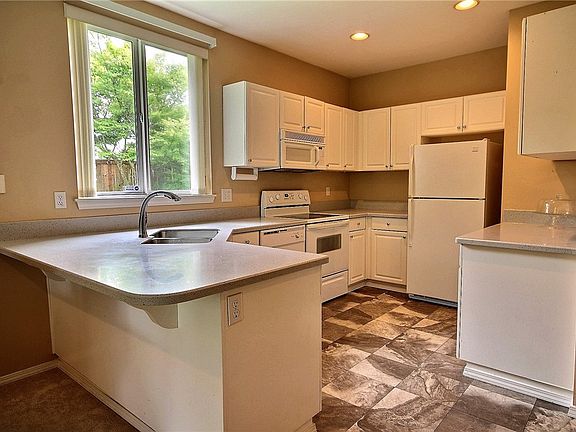 5th image of 3717 110th Street Ct E