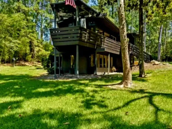 862 Lakeshore Dr, Brookeland, TX 75931