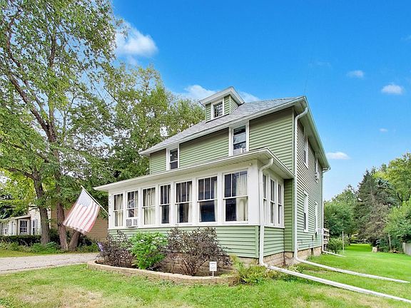 2nd image of 750 E Wilson St