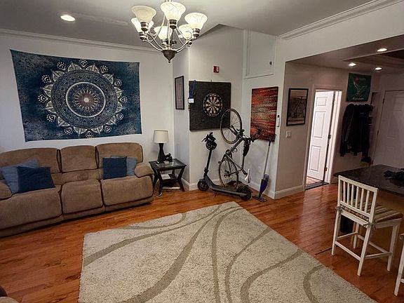 2nd image of 1027 Ridge Ave APT 306