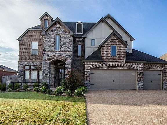 4th image of 1509 SW Manhattan Ave Bentonville Ar #72712