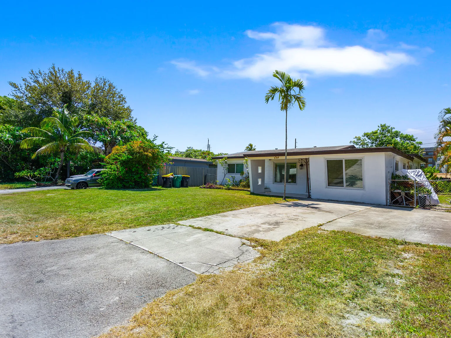 4 bed, 2.0 bath, 1409 sqft, $3,200 — Photo 3