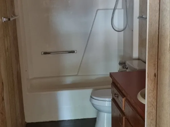 Oak Ridge Apartment