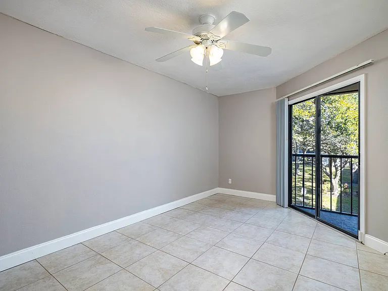 Meridian Luxury Condominiums — Photo 78