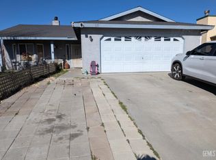 321 Holly Dr, Tehachapi, CA 93561