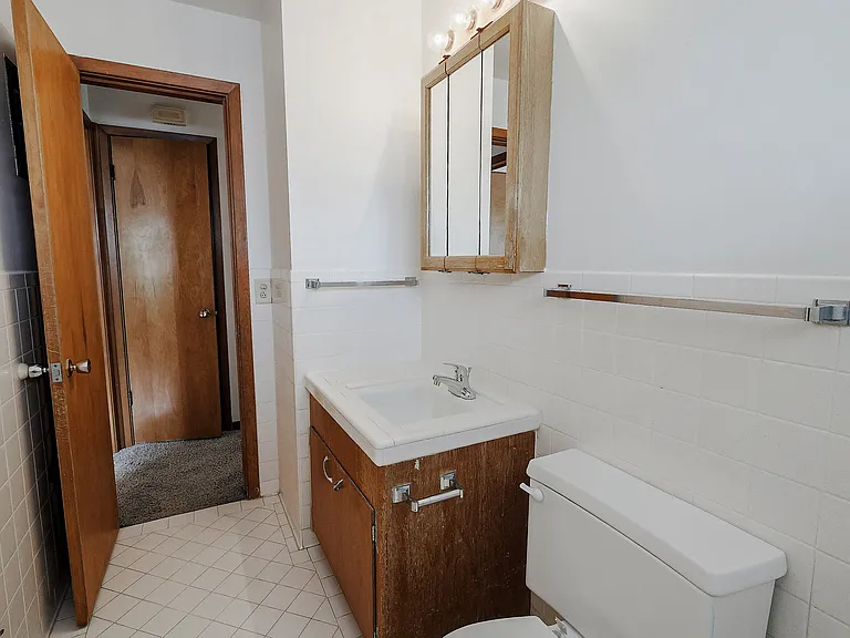 1731 E St #8 — Photo 12
