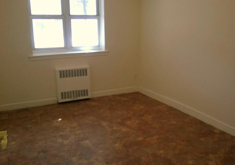 1st image of 307 Bay 11 St