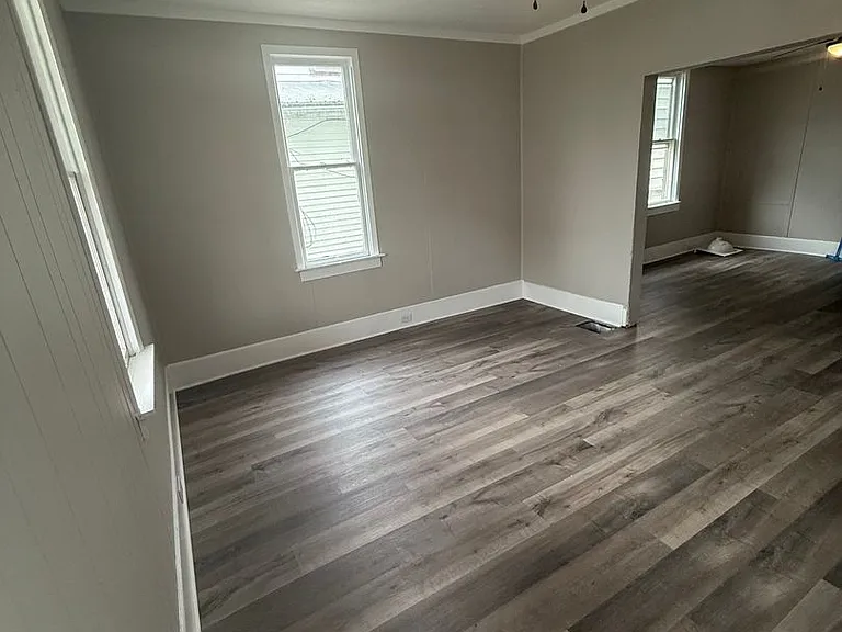 414 N Pitt St — Photo 2
