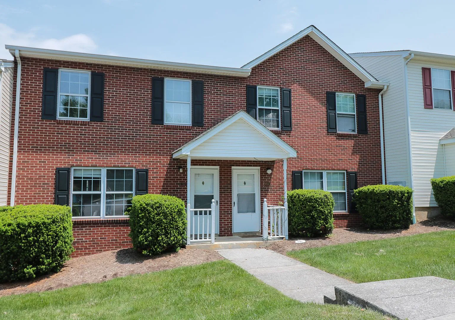 Christine Court - 1410 — Photo 3