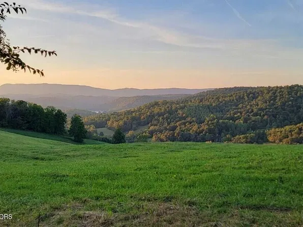 420 Walker Rd, Sharps Chapel, TN 37866