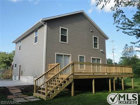 1st image of 3047 2nd St