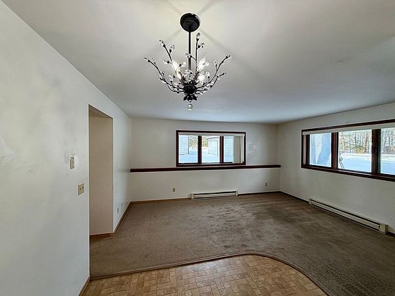 4th image of 225 Crescent St #4