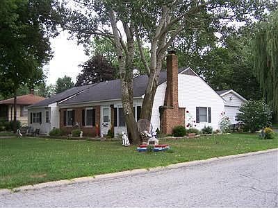 2nd image of 2667 Lakewood Dr
