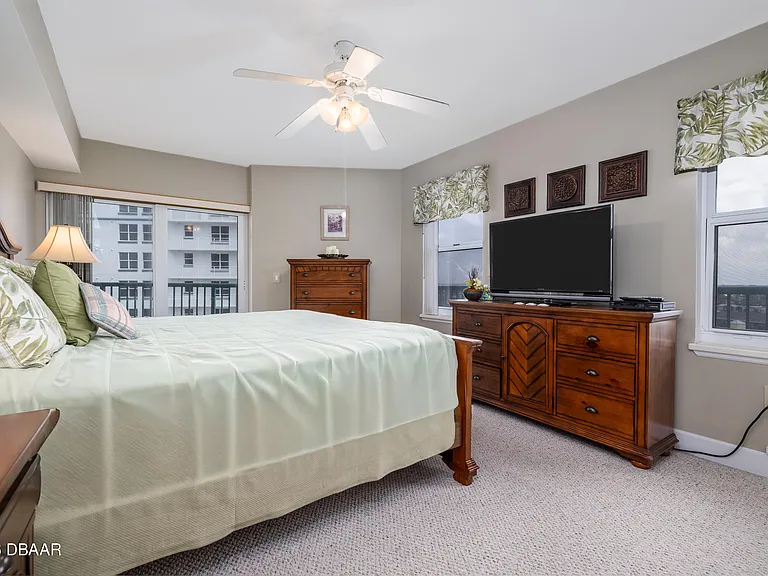 2055 Atlantic Ave #710 — Photo 17