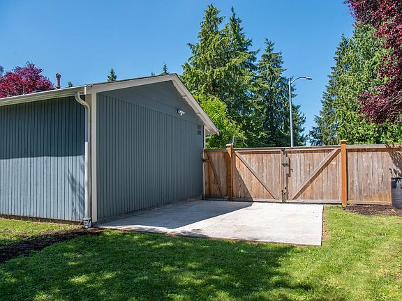 Boat/Trailer storage with double gate