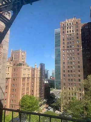 Rented by Bond New York | media 6