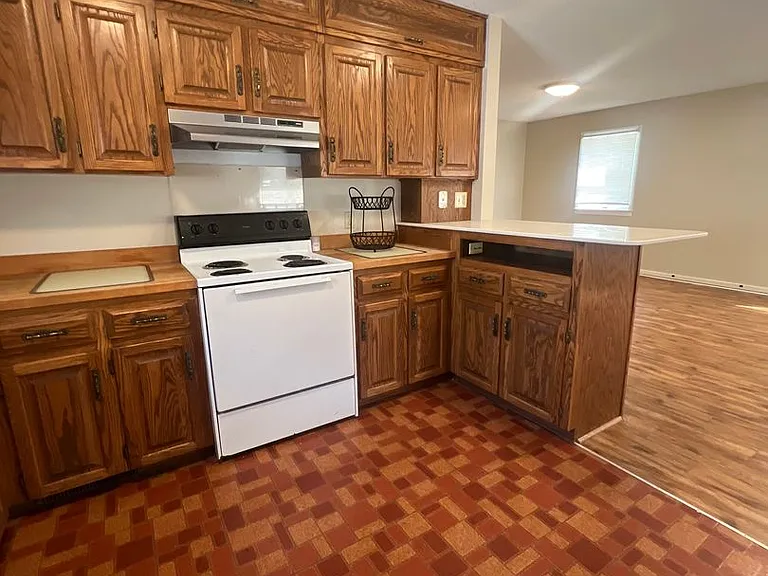 213 E Buford St — Photo 20