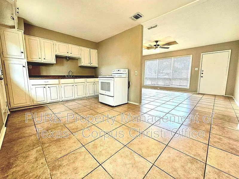 3 bed, 1.5 bath, 1090 sqft, $1,499 — Photo 4